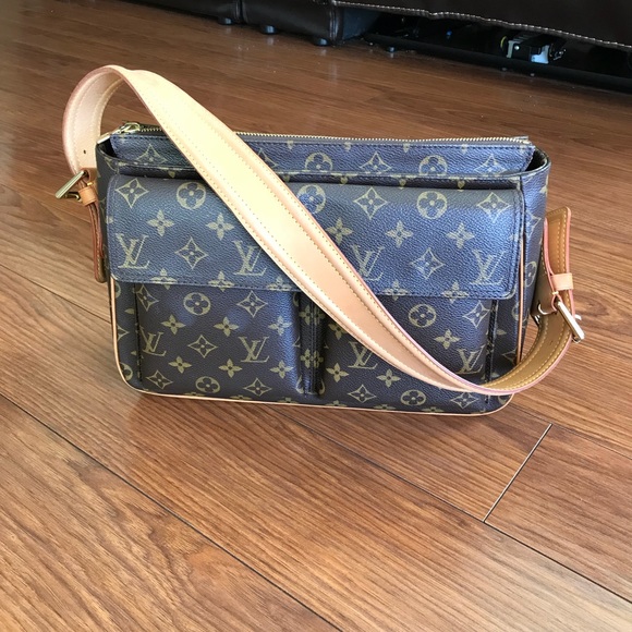 Louis Vuitton Handbags - MINT Louis Vuitton Viva Cite Monogram GM EUC